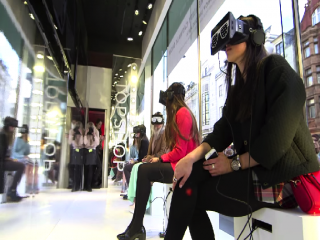 Topshop use Virtual Reality headsets for catwalk